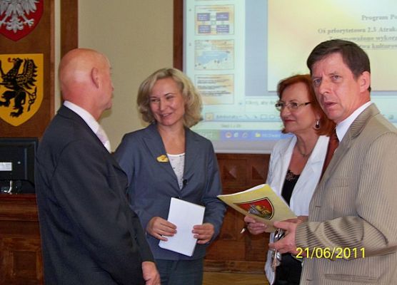 Grafika 1: Konferencja