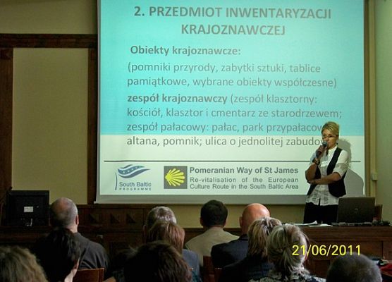 Grafika 11: Konferencja