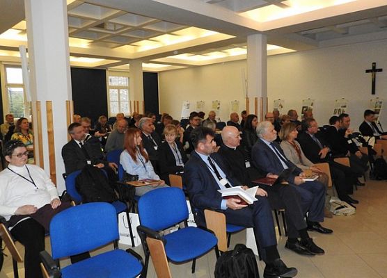 Grafika 4: Dziedzictwo religijne i kulturowe Drogi św. Jakuba   – X Międzynarodowa Naukowa Konferencja  Jakubowa w Krakowie.